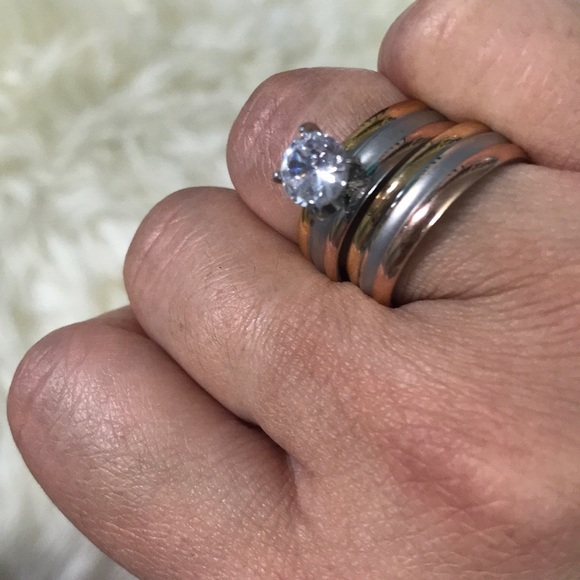 Wedding ring sets in cz diamond - Picture 3 of 6